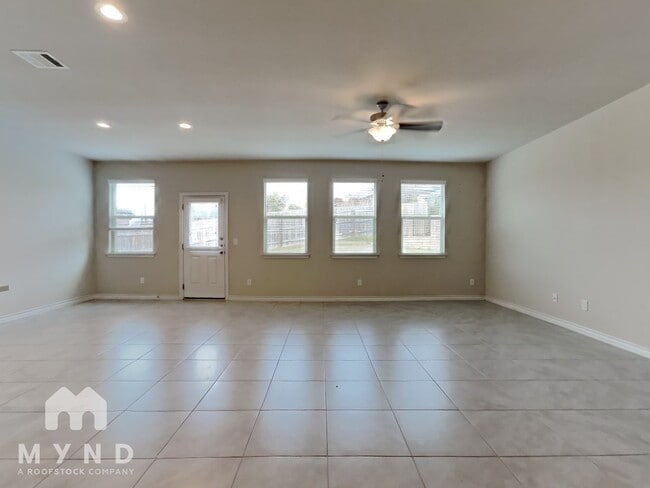 1332 Eagle Ridge Trail in Leander, TX - Foto de edificio - Building Photo