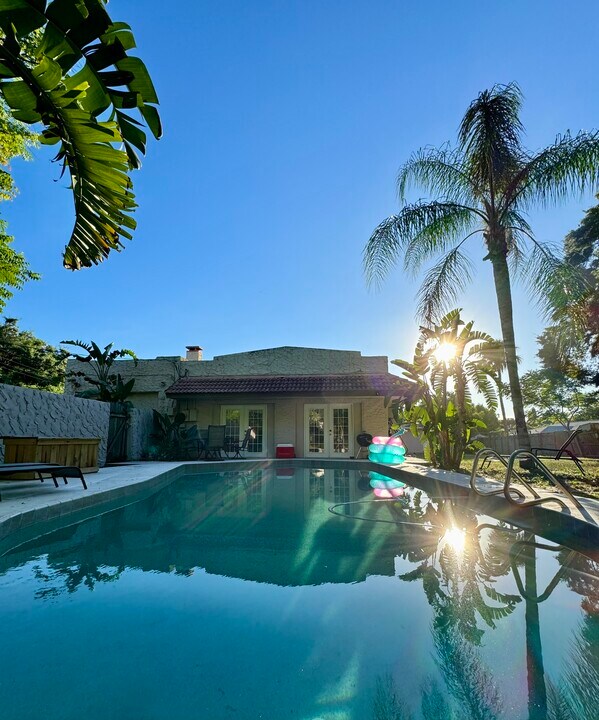 126 Highland St in Cocoa, FL - Building Photo