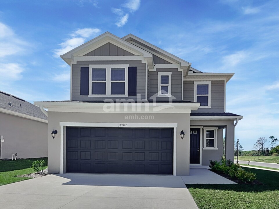37708 Dusty Saddle Ln in Zephyrhills, FL - Building Photo