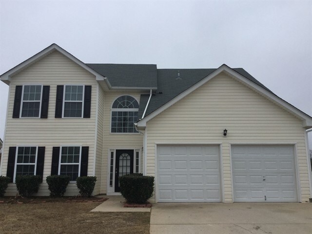 4897 Bryant Dr in Snellville, GA - Foto de edificio