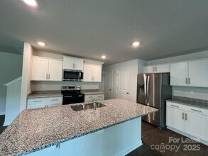 2118 Allium Dr in Charlotte, NC - Building Photo - Building Photo