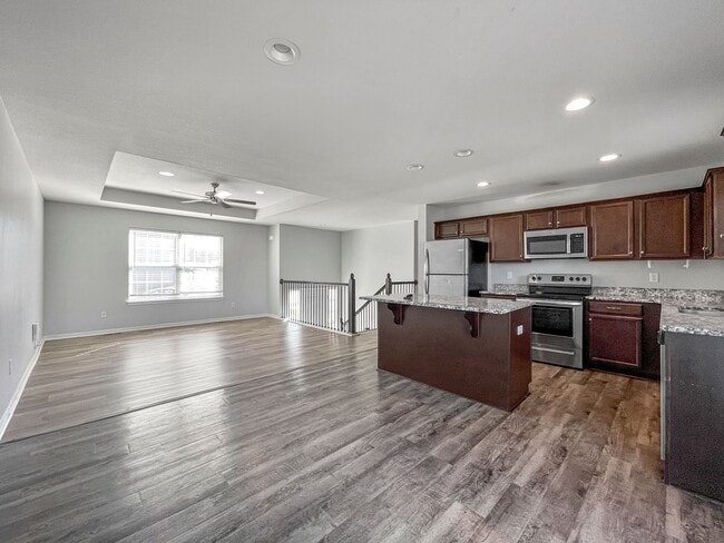 208 Ramblewood Dr in Raymore, MO - Building Photo - Building Photo