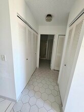 163 Lake Gloria Dr in West Palm Beach, FL - Building Photo - Building Photo