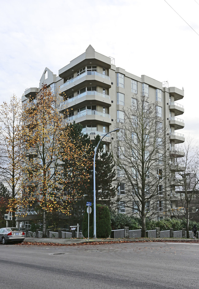 Wiltshire Heights in New Westminster, BC - Building Photo - Building Photo