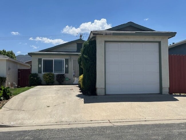 property at 1124 Miller Ln