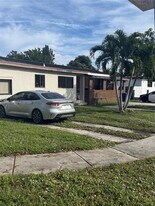 1601 NE 158th St in North Miami Beach, FL - Building Photo