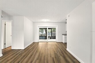 102 Ventura Dr in Sanford, FL - Building Photo - Building Photo