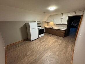 5102 S Nicholson Ave in Cudahy, WI - Building Photo - Building Photo