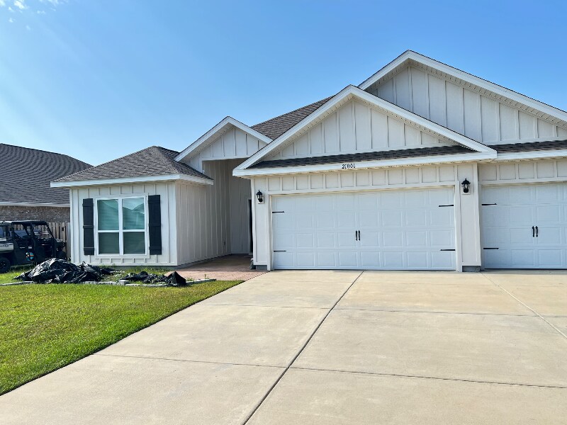21006 Yosemite Blvd in Fairhope, AL - Building Photo