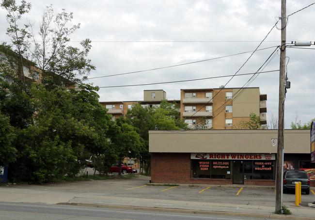 Saxony Apartments in Hamilton, ON - Building Photo - Building Photo