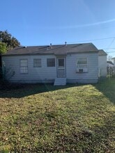 7121 Toland St in Dallas, TX - Building Photo - Building Photo