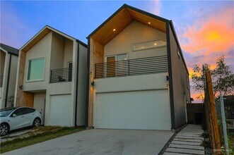 23 N 28th St in McAllen, TX - Building Photo - Building Photo