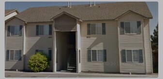 806 N White Barn Rd in Kuna, ID - Building Photo