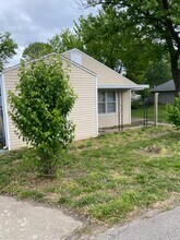 305 Redbud Ln in Ashland, MO - Foto de edificio - Building Photo