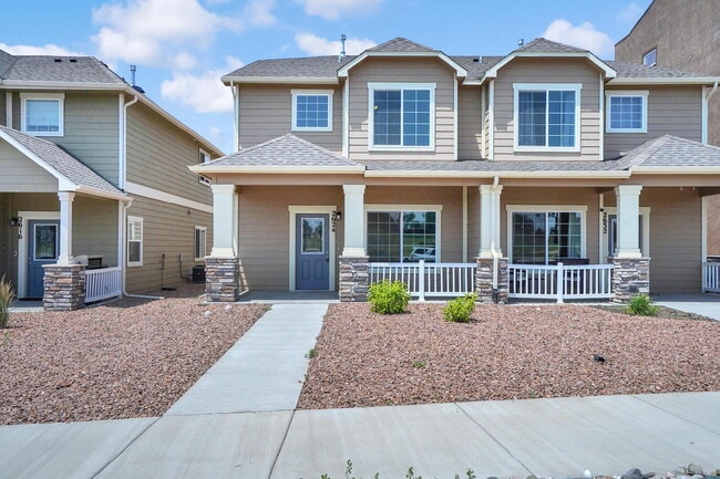 Modern Townhome with Central A/C, 2-Car Ga