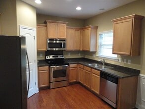 667 W Heatherstone Ln in Roebuck, SC - Building Photo - Building Photo