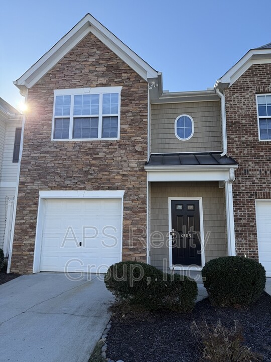 2309 Hartfield Cir in Winston-Salem, NC - Building Photo