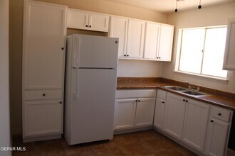 5656 Sun Valley Dr in El Paso, TX - Building Photo - Building Photo