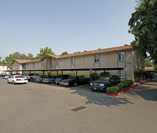 Forest Creek Apartments in Carmichael, CA - Foto de edificio - Building Photo