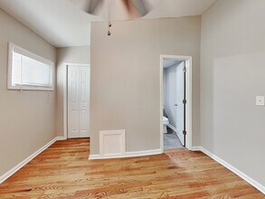 1731 Braeburn Dr SE in Atlanta, GA - Foto de edificio - Building Photo