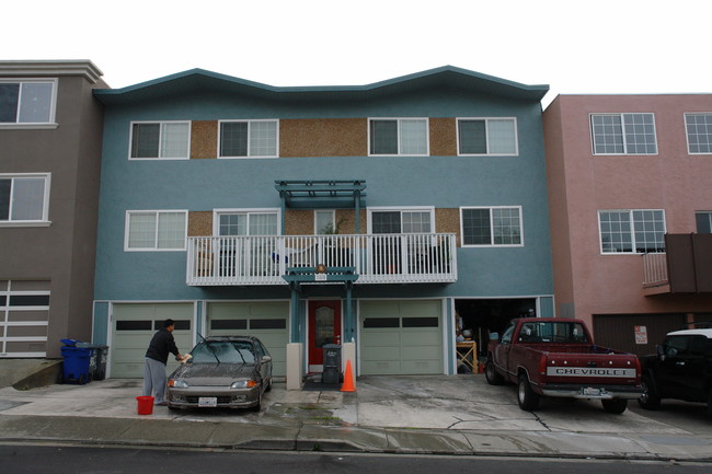 360 Susie Way in South San Francisco, CA - Building Photo - Building Photo