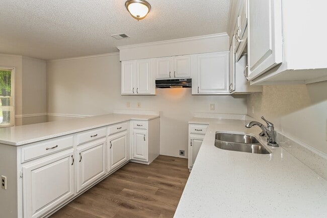 7956 Tankerston Dr in Memphis, TN - Building Photo - Building Photo