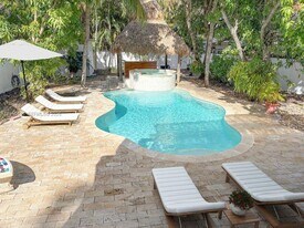 3521 SW 23rd St in Miami, FL - Building Photo