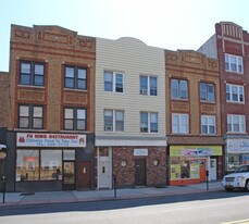 872 Broadway in Bayonne, NJ - Building Photo