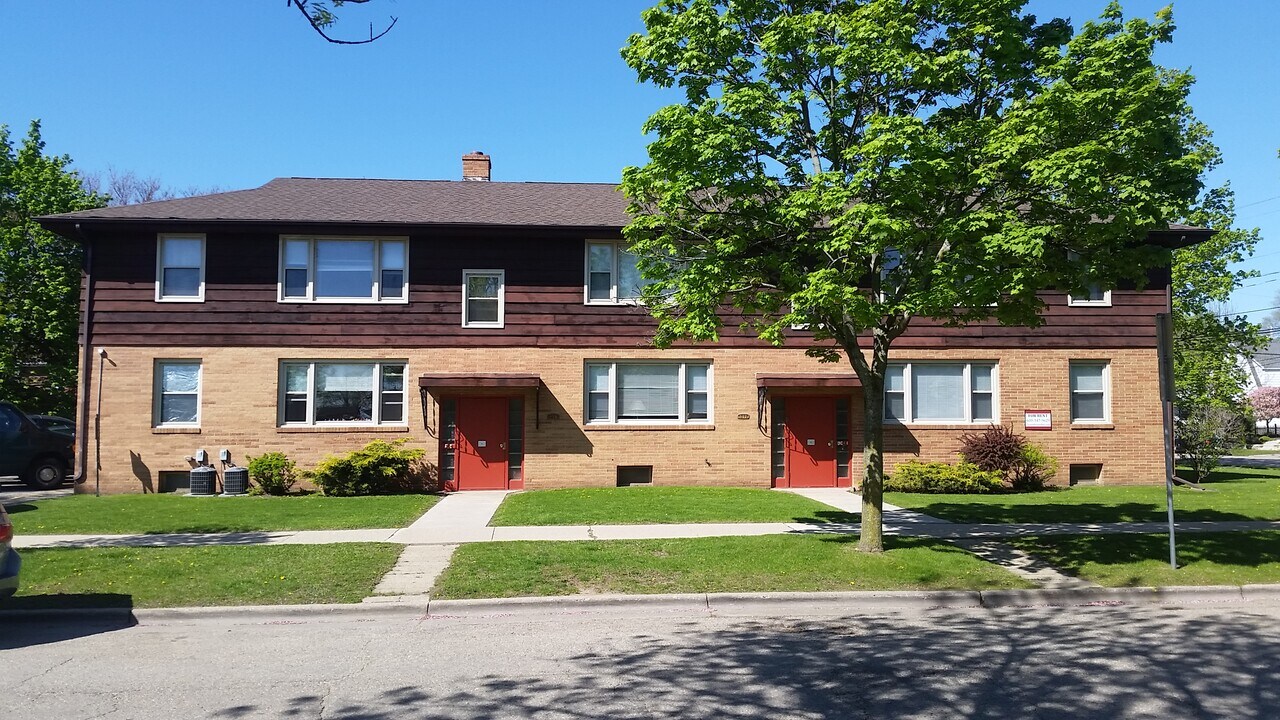 902 S Brooks St, Unit 3 in Madison, WI - Building Photo