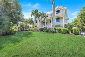 1111 Schooner Pl in Sanibel, FL - Building Photo - Building Photo