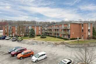 Stonecrest Apartments in Lafayette, IN - Building Photo - Building Photo