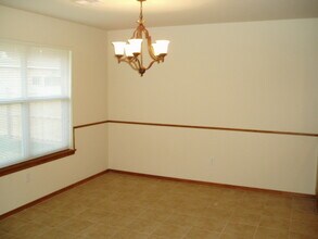 3804 Notting Hill Dr in Moore, OK - Building Photo - Building Photo