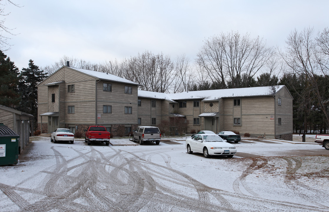 River Park Apartments in Sauk Rapids, MN - Building Photo