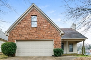 2811 Maryland Cir E in Memphis, TN - Building Photo