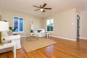 2430 Calle Quebrada in San Diego, CA - Building Photo - Building Photo