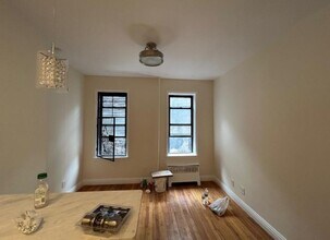 358 E 51st St in New York, NY - Building Photo - Building Photo
