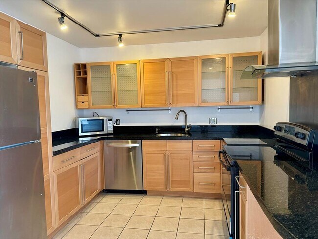 2851 NE 183rd St, Unit 1007 E in Aventura, FL - Foto de edificio - Building Photo