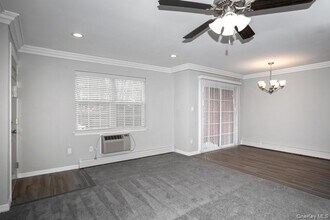 34 Longfellow Ave in Levittown, NY - Building Photo - Building Photo