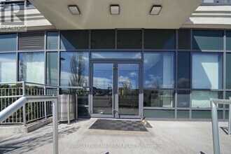 840 Queens Plate Dr in Toronto, ON - Building Photo - Building Photo