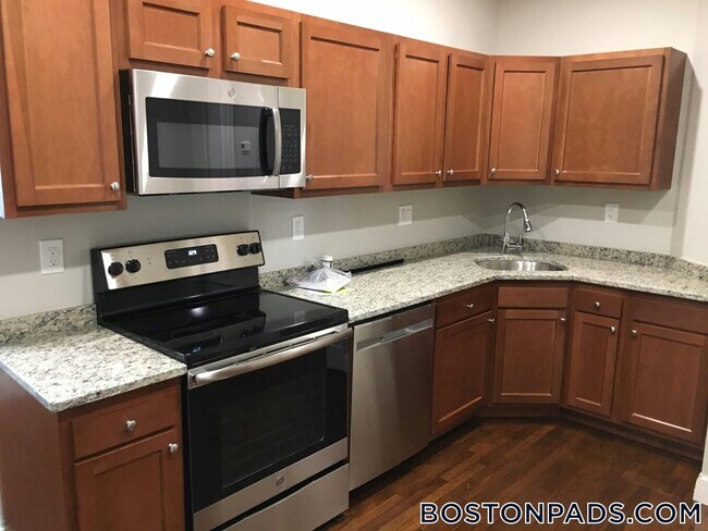 26 John F. Kennedy St in Cambridge, MA - Building Photo - Building Photo