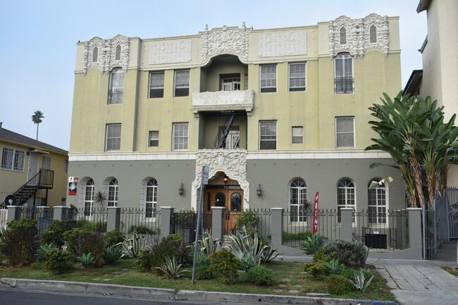 Normandie in Los Angeles, CA - Building Photo - Building Photo