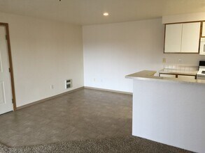 Cyprus Pointe Apartments in Spokane, WA - Building Photo - Building Photo
