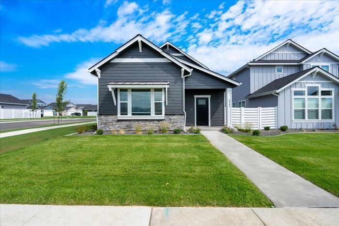 5317 E Dorado Ave in Post Falls, ID - Foto de edificio