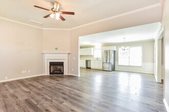 611 Brandywine Dr in Murfreesboro, TN - Foto de edificio - Building Photo