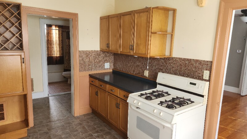 15 Dover St in Hartford, CT - Building Photo