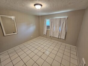 1737 Overbrook Ave in Clearwater, FL - Foto de edificio - Building Photo