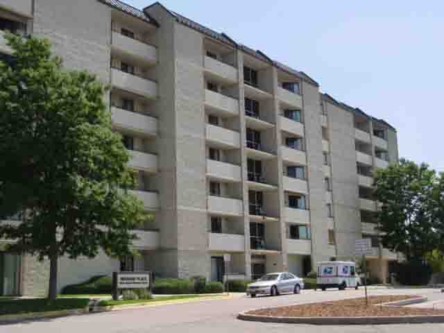 Orchard Place Apartments in Englewood, CO - Foto de edificio - Building Photo