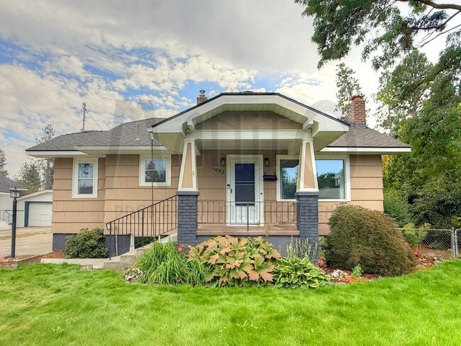 1032 E 33rd Ave