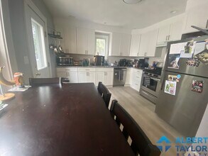 30 Touro Ave, Unit 30 in Medford, MA - Foto de edificio - Building Photo