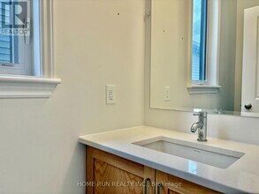 535 Honeylocust Ave in Ottawa, ON - Building Photo - Building Photo
